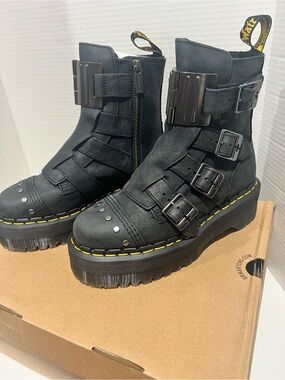 Dr. Martens Jadon Hinge Leather Platform Boots Size W6
